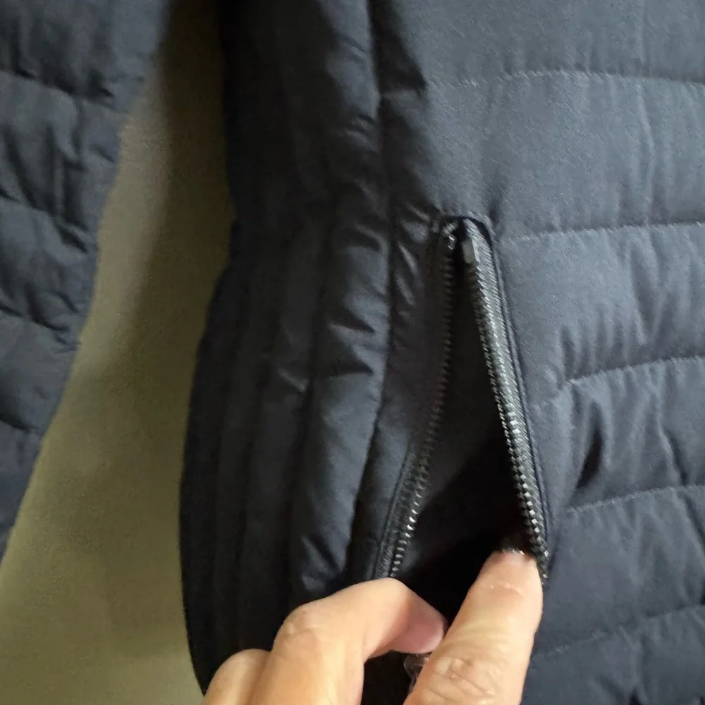 Michael‎ Kors hooded puffer jacket in navy. Size Small